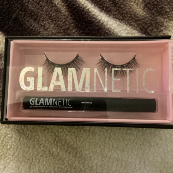 Lashes - Picture 3 of 8